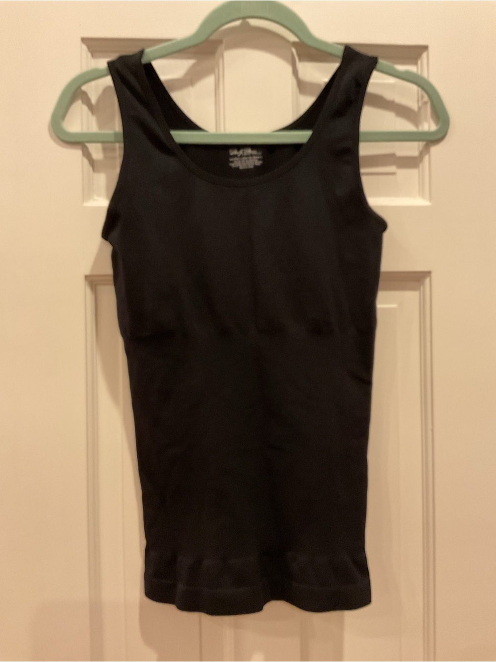 Marilyn Monroe Intimates Black Seamless Scoop Neck Shaping Tank